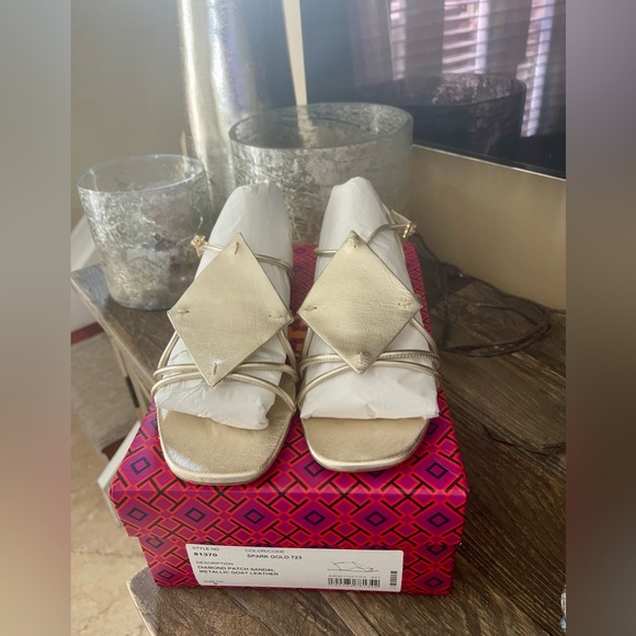 Tory Burch Women's size 9 Gold Diamond Patch ankle strap Sandal NIB NEW - Picture 10 of 10